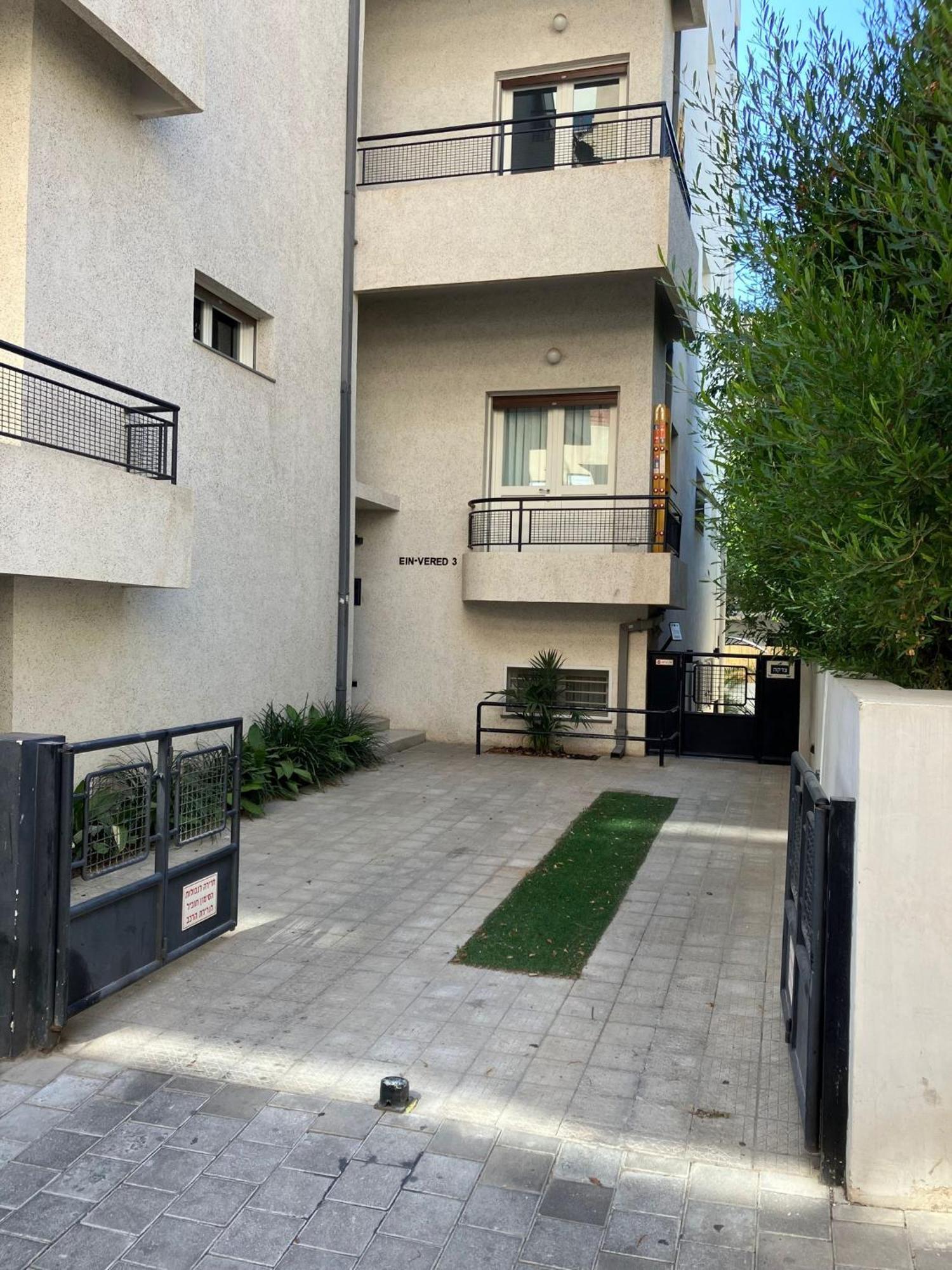 Căn hộ 4bdr - Stunning & Magnificent Duplex Penthouse Tlv *